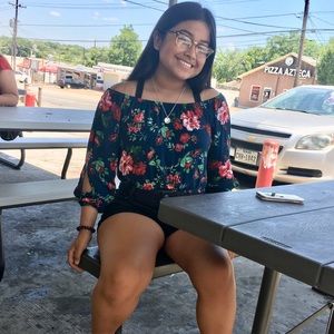 Meet your Posher, Kayla